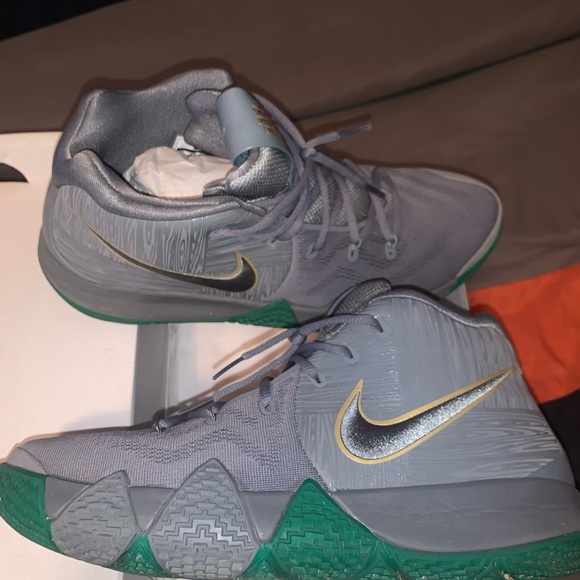 Kyrie 4 - Picture 4 of 7